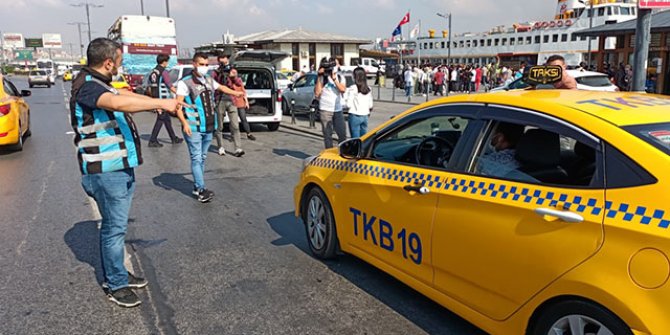 Yolcu gibi taksilere bindiler: Kurallara uymayanlara ceza yağdı