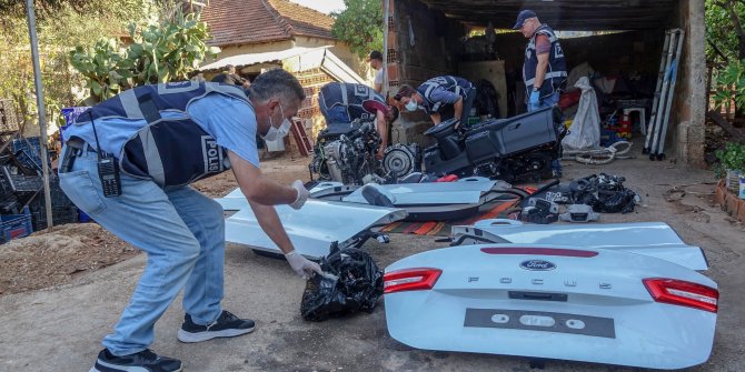 Muğla'dan çalınan otomobil Antalya'da parçalanmış halde bulundu