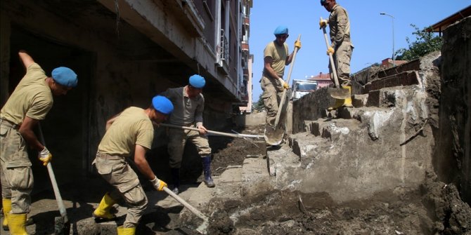Jandarma, Bozkurt'un yaralarını sarmak için canla başla çalışıyor