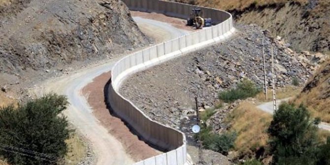 İran sınırına 43 kilometre beton duvar örüldü