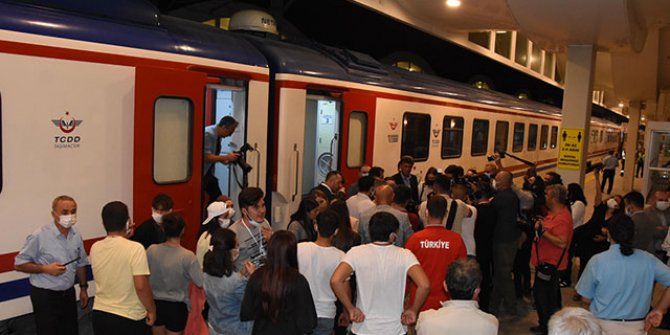 Zafer Treni Eskişehir’e ulaştı