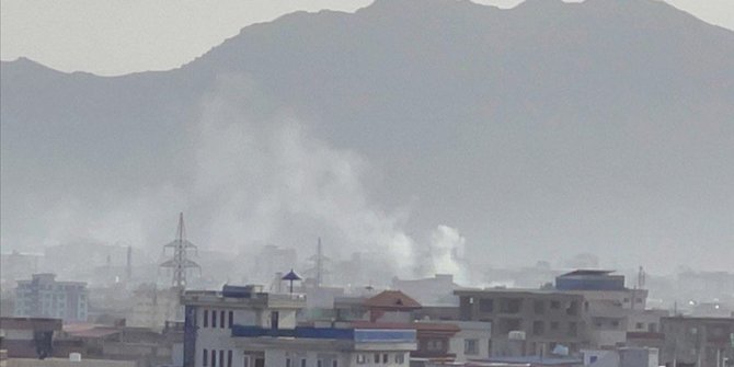 Kabil’deki havalimanı yakınlarına 5 roket düştü