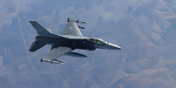Irak'ın kuzeyindeki Metina'da 3 terörist hava harekatıyla etkisiz hale getirildi