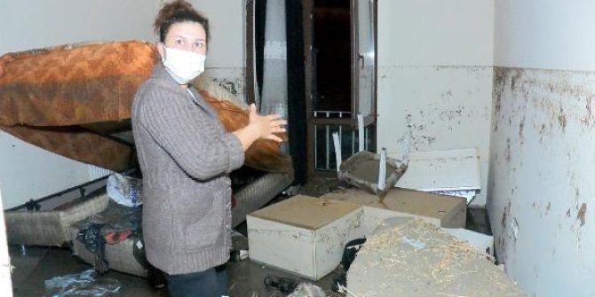 Ankara'da dere yatağı kenarındaki binaları su bastı