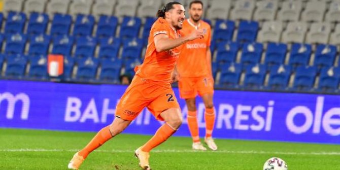 Başakşehir'de Crivelli gidiyor, M'Bala Nzola geliyor