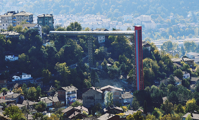 Karabük'te 3 mahalle, kule asansörle birbirine bağlandı