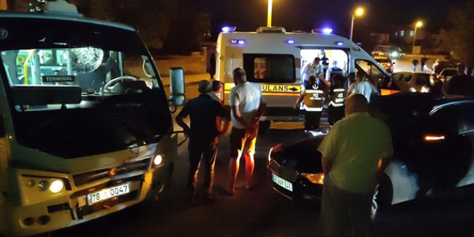 Karabük'te yolcu minibüsü ile otomobil çarpıştı: 8 yaralı