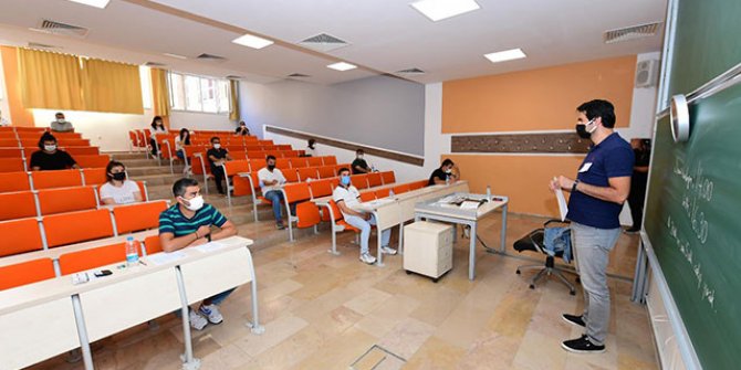 Açık öğretim yaz okulu sınavları tedbirlerle yapıldı