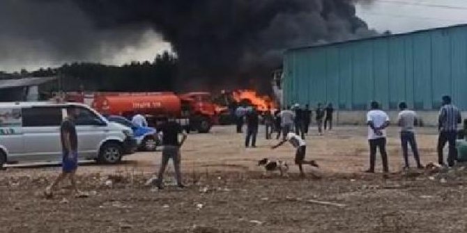 Geri dönüşüm fabrikasında çıkan yangın, palet üretim tesisine sıçradı