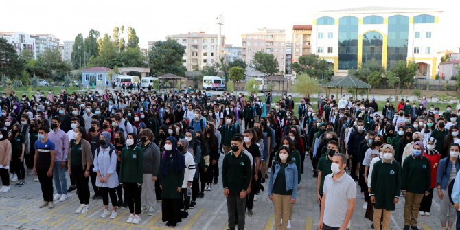 Öğrencilerin yüz yüze eğitim heyecanı