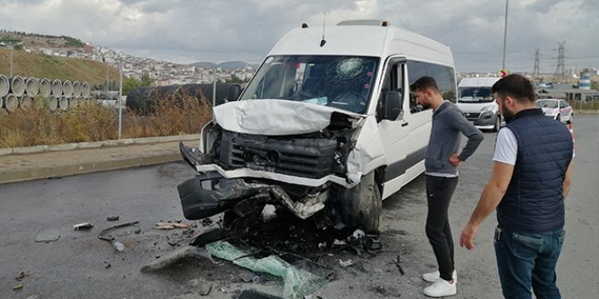 Sancaktepe'de okul servisi kaza yaptı: 4 yaralı