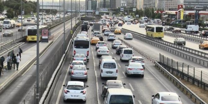 Okulların açıldığı ilk gün İstanbul'da akşam trafiği ve toplu taşımada son durum