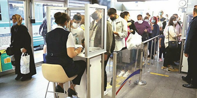 PCR’ı olmayan yolda kaldı: Firmalar PCR testi yaptırmayan yolculara bilet satmadı.