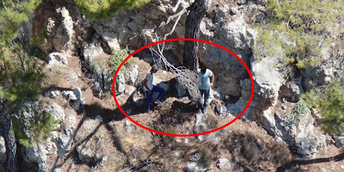 Uçurumda mahsur kalan 2 defineciyi ekipler kurtardı