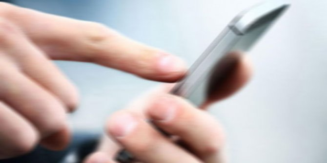 Telefonunda müstehcen çocuk videoları bulunan sanığa hapis