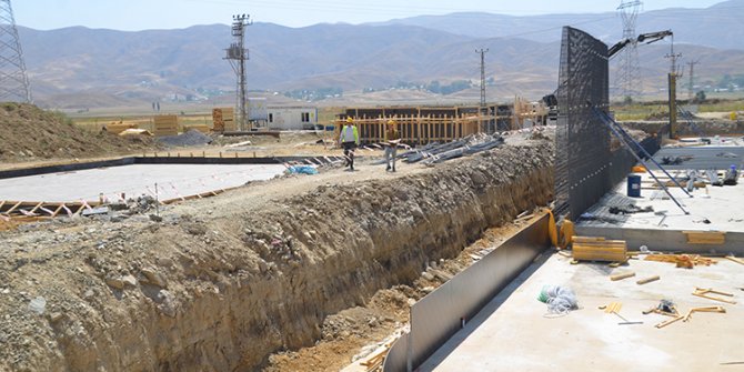 Yüksekova'nın çehresi yatırımlarla değişiyor