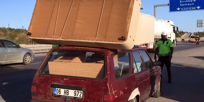 Görenler gözlerine inanamadı: Binek aracıyla evini taşıdı
