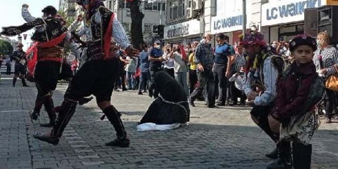 Tepki çeken görüntüler sonrası: Edremit Kaymakamı merkeze çekildi