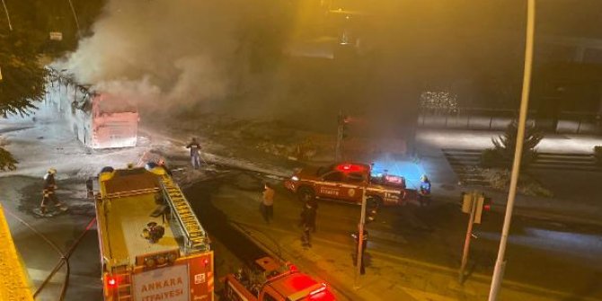 Ankara'da aydınlatma direğine çarpan yolcu otobüsü alev aldı: 1 ölü, 20 yaralı