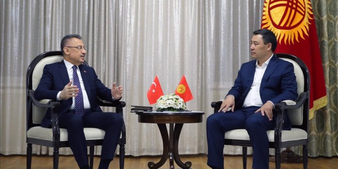 Cumhurbaşkanı Yardımcısı Oktay, Kırgızistan Cumhurbaşkanı Caparov ile bir araya geldi