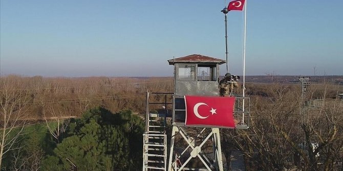 Yunanistan'a kaçmaya çalışan 9'u FETÖ mensubu 11 kişi Edirne'de yakalandı