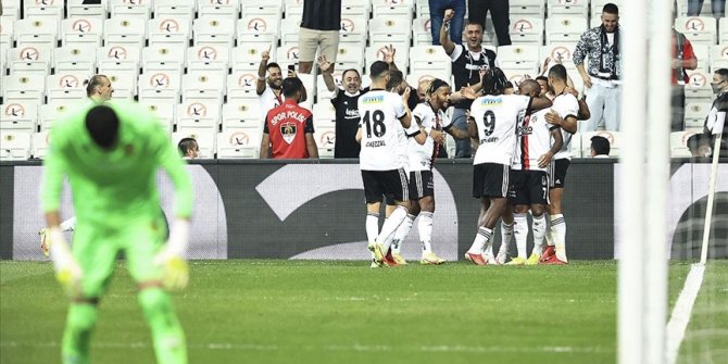 Beşiktaş maç fazlasıyla liderlik koltuğunda