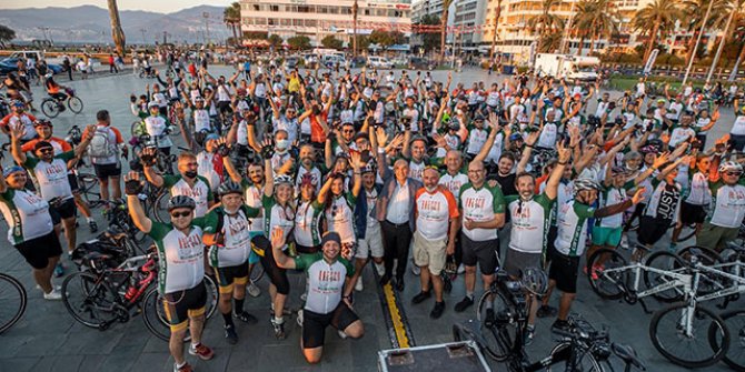 İzmir'de pedallar fidanlar için döndü