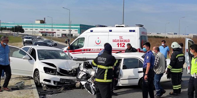 Tekirdağ'da iki otomobil kafa kafaya çarpıştı: 1 ölü, 2 yaralı
