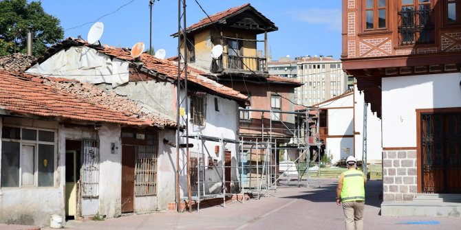 Hamamarkası sokakları canlanıyor