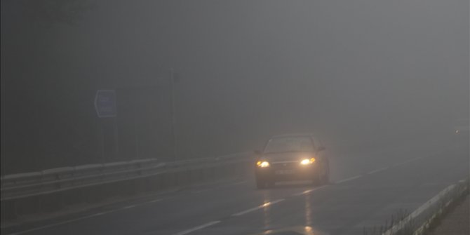 Bolu Dağı'nda sis ve sağanak etkili oluyor