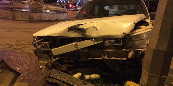Adıyaman'da otomobiller çarpıştı; sürücüler yaralı