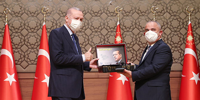 Yerel medyaya övgü