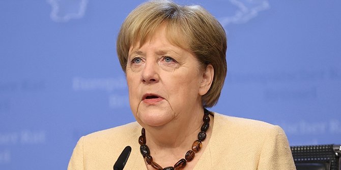 Merkel genel seçimde oyunu mektupla kullanacak