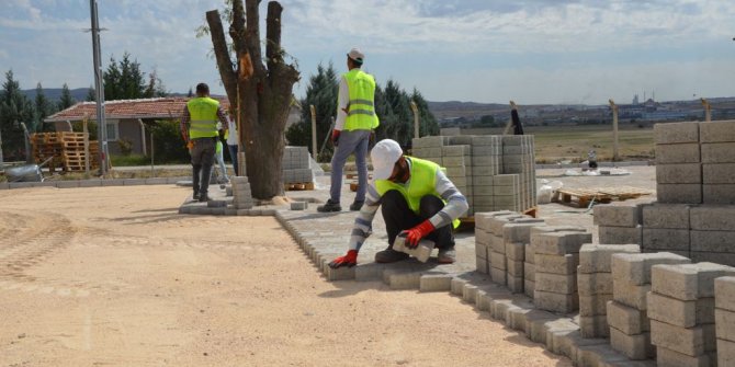 Kahramankazan'da köylere kilitli parke taşı döşendi 