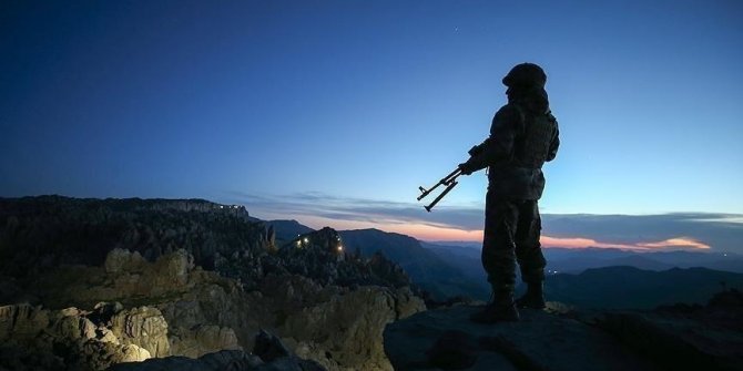 PKK'lı terörist ikna çalışmaları sonucu teslim oldu