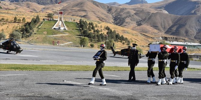 Irak'ın kuzeyinde şehit olan Uzman Çavuş Solak için Hakkari'de tören düzenlendi