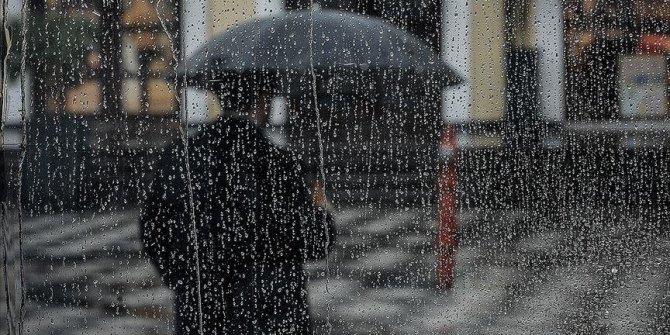 Batı Karadeniz ve bazı illerde yarın gök gürültülü sağanak bekleniyor