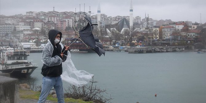 Batı Karadeniz Bölgesi ve bazı illerde yarın gök gürültülü sağanak bekleniyor