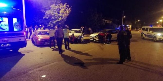 Niğde’de zincirlemeli trafik kazası: 7 yaralı