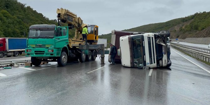 Samsun'da TIR ile kamyon çarpıştı: 2 yaralı