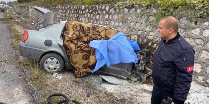 Otobüs, otomobile çarptı: Ölü ve yaralılar var