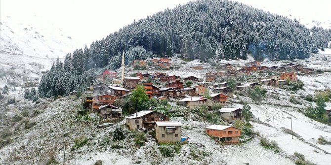 Doğu Karadeniz’in yüksek kesimlerinde kar kalınlığı 30 santimetreyi buldu