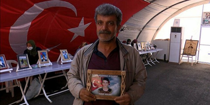 Evlat nöbetindeki baba: Bizi duyuyorsan gel bu hasretlik bitsin artık