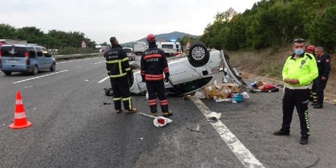 Düzce'de, takla atan otomobildeki çift yaralandı