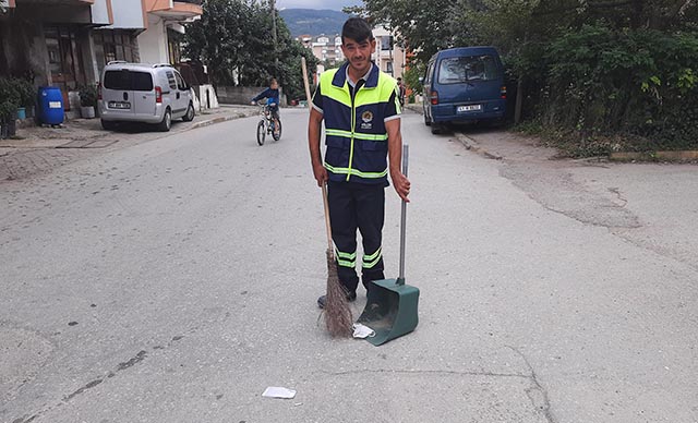 Temizlik görevlisi yaptığı kalp masajıyla hayat kurtardı