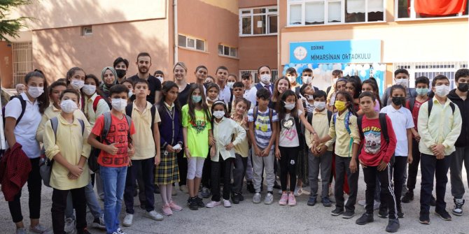 Vakıf üniversitesi ve Edirne Milli Eğitim Müdürlüğü’nden özel öğrencilere yeni sınıf