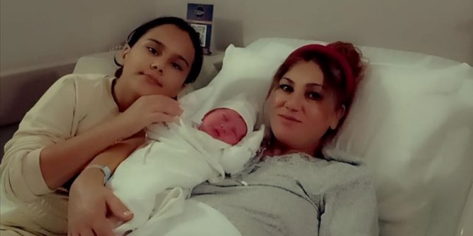 İzmir'de hamile kadını, polis hastaneye yetiştirdi