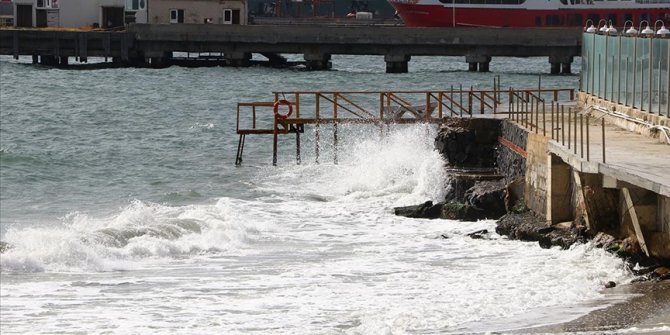 Marmara Denizi'nde ulaşıma poyraz engeli
