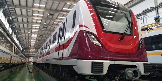 İSTANBUL HAVALİMANLARI METROLARINA KAVUŞUYOR