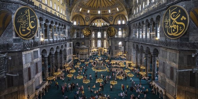 Ayasofya-i Kebir Camii'ni 3,5 milyonun üzerinde kişi ziyaret etti